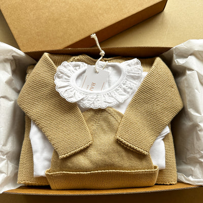 Baby Gift Box - Newborn (Coperta, Completino, Cappellino, Body)